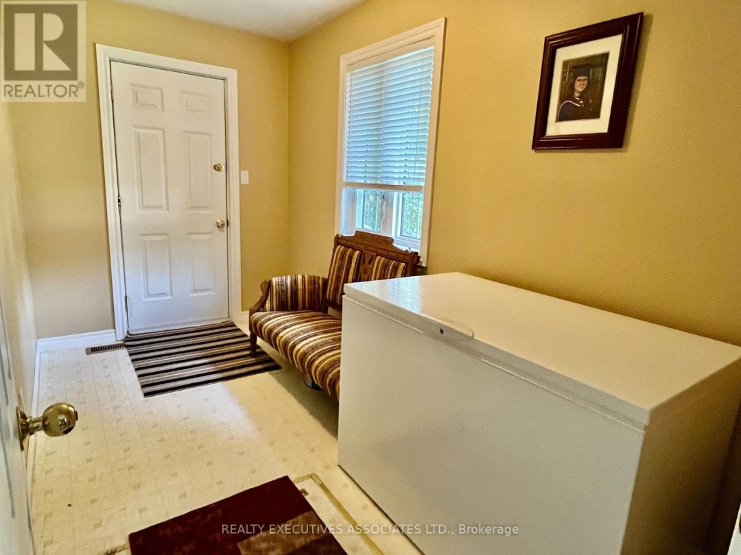 22 LAKEVIEW BOULEVARD, 