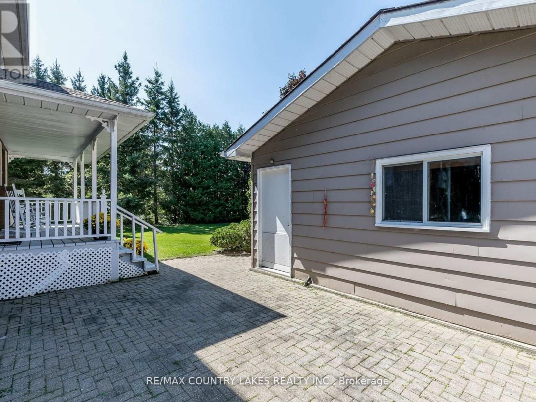 47 Lake Avenue, Lake Simcoe