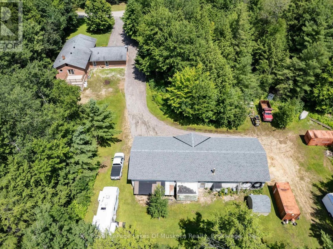 1020 AMELIA CRESCENT, 