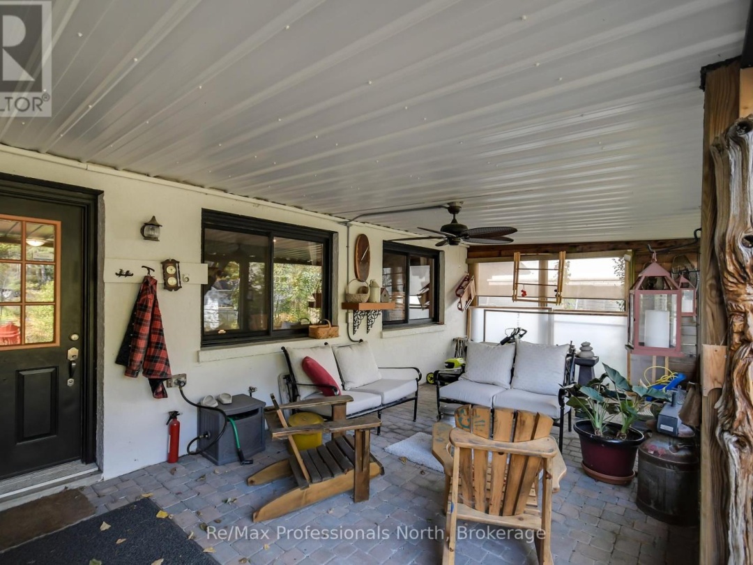 324 Bethune Drive N, Gull Lake