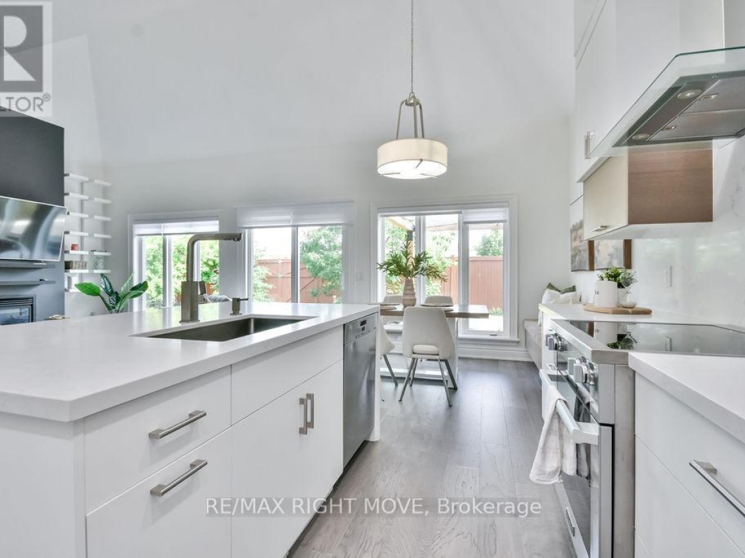 28 - 10 INVERMARA COURT, 