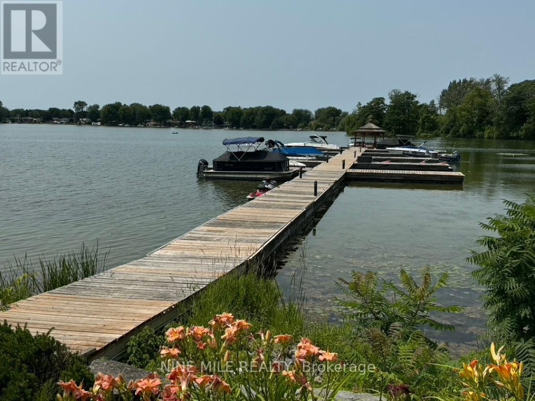 8 5 Invermara Court, Lake Simcoe