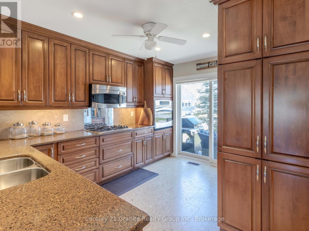 44 WEBB CIRCLE, 