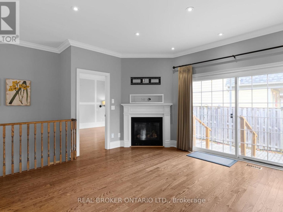 3315 BEACH CLUB BOULEVARD, 