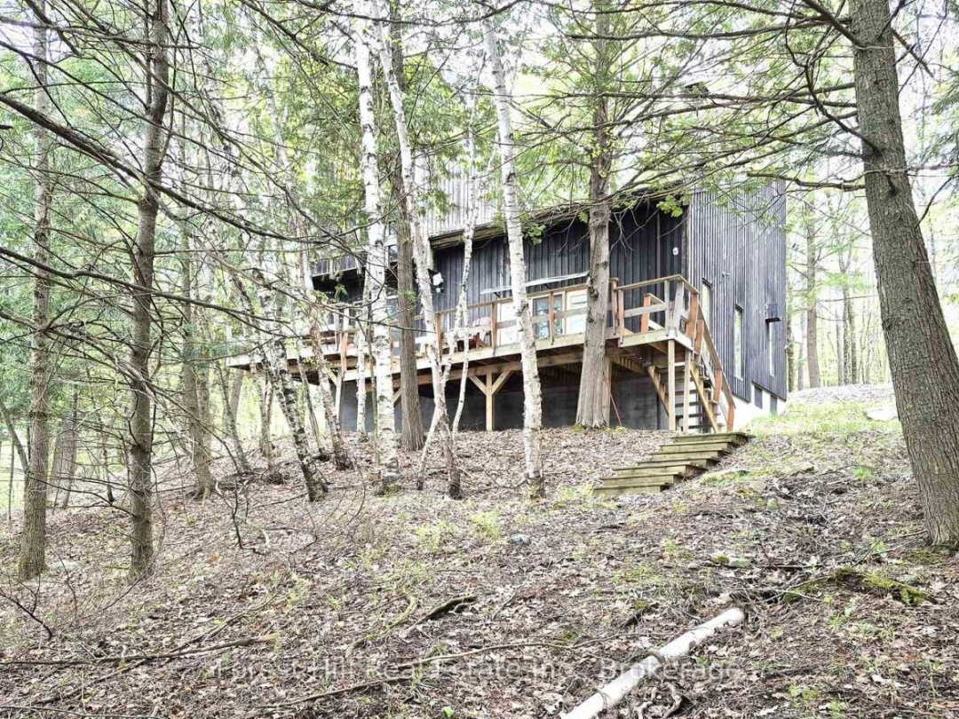 160 West Point Sands Road, Mary Lake