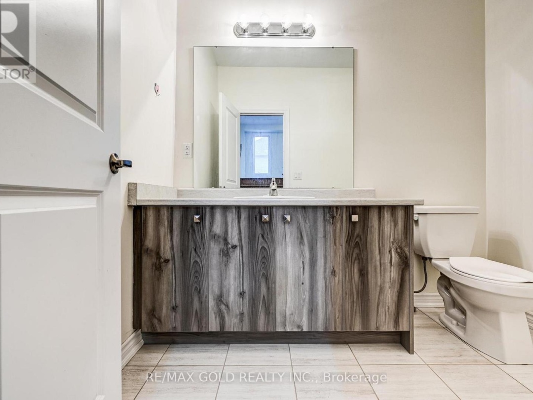 84 ATLANTIS DRIVE W, 