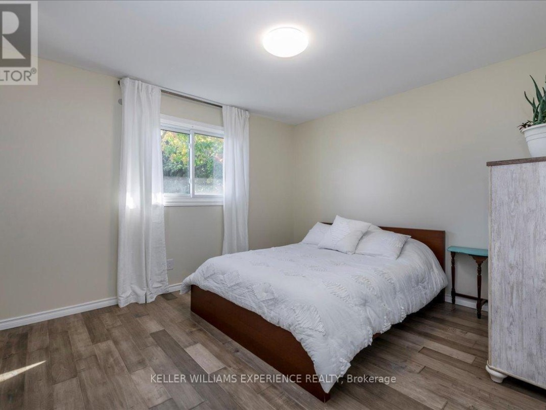 35 CHAMPLAIN CRESCENT, 