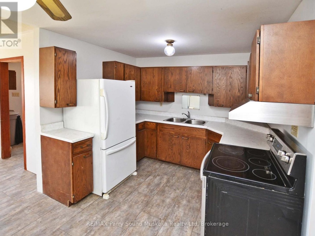 17 19 Church Street, Parry Sound