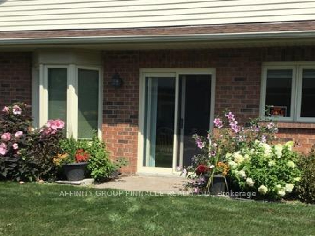 16 B90 Parklawn Boulevard, Lake Simcoe