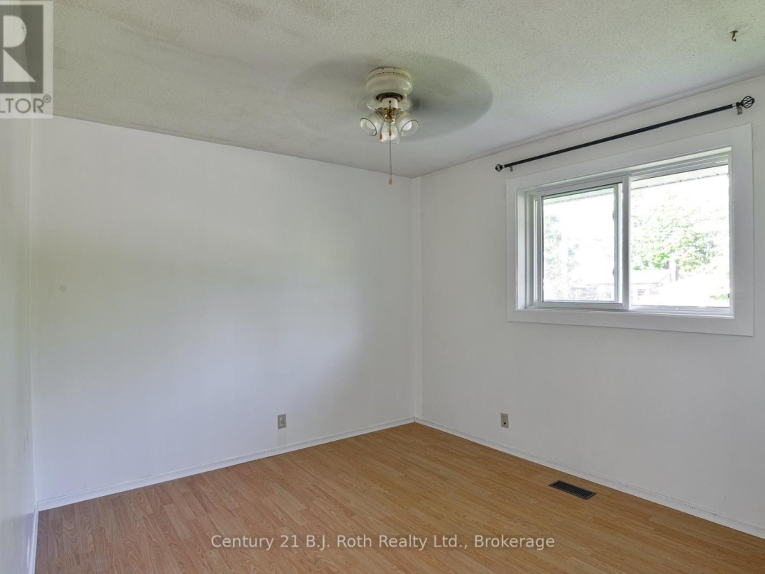 3 VINE STREET, 