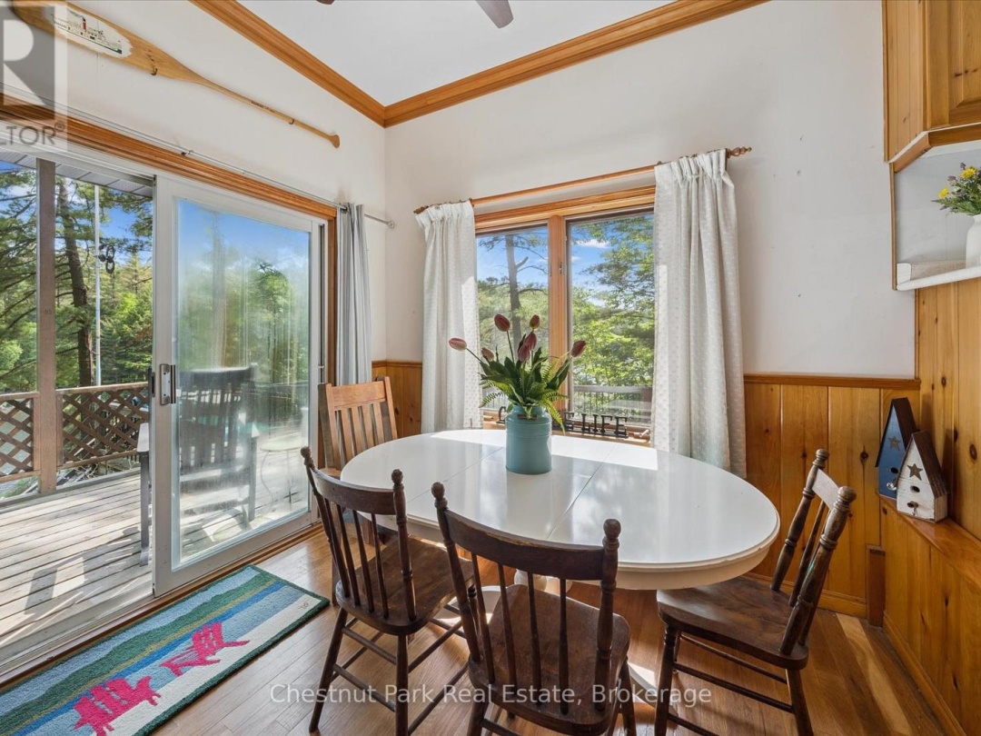 1082 MAPLEWOOD ROAD E, 