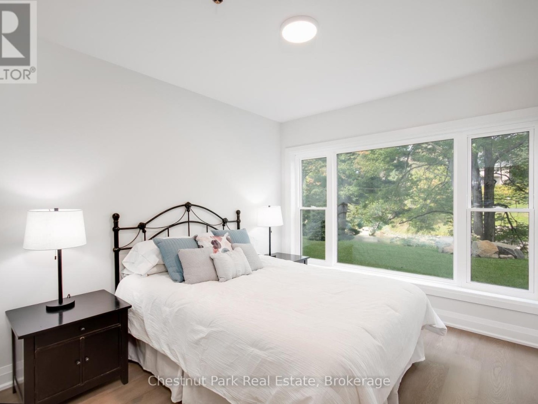 103 200 Anglo Street, Lake Muskoka