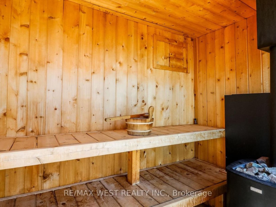 3756 GLENREST DRIVE, 