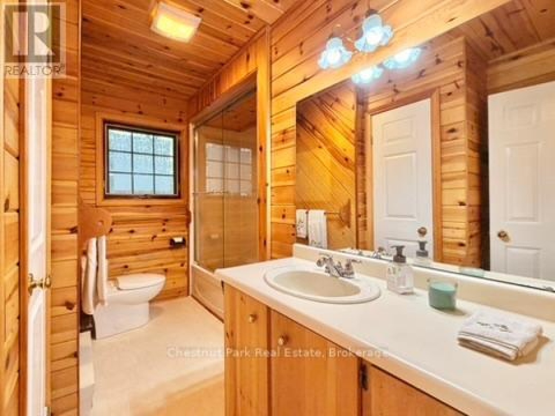 1062 ELMHURST LANE, Kennisis Lake