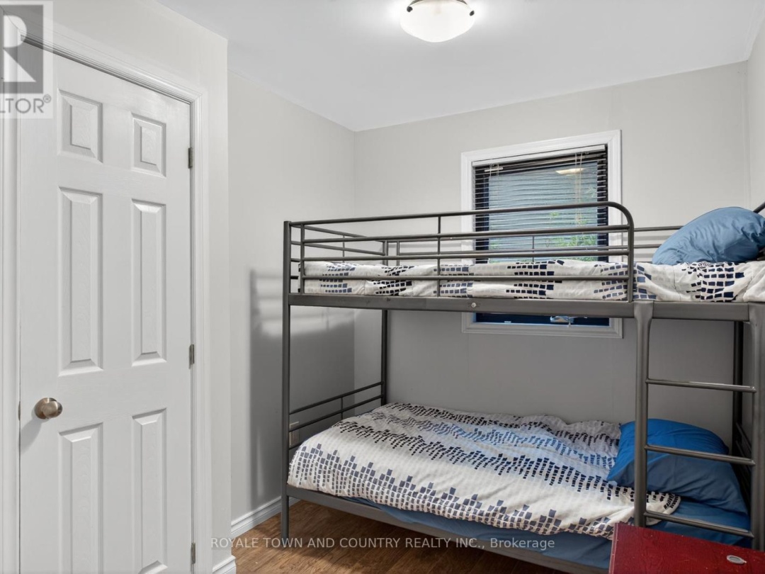 82 RIVERBANK ROAD, 