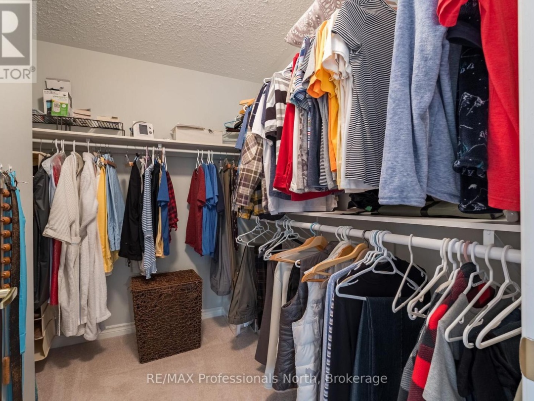 4 RED MAPLE COURT, 