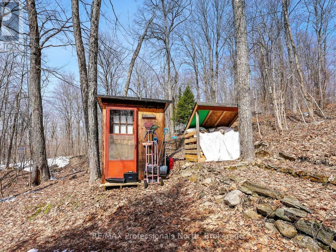 1025 Manitou Road, Little Dudmon Lake