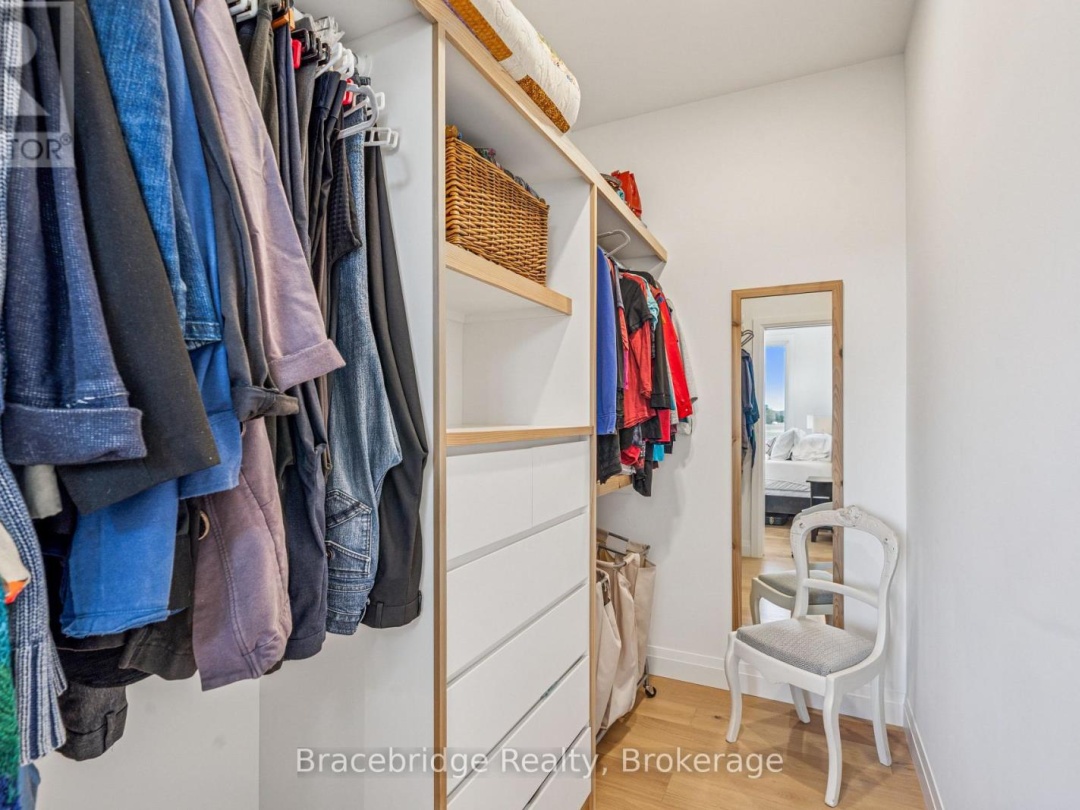 1006 STEPHENS BAY ROAD, 