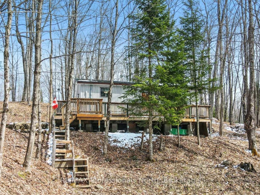 1025 Manitou Road, Little Dudmon Lake
