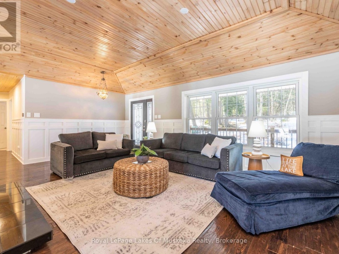1420 Limberlost Road, Pell Lake