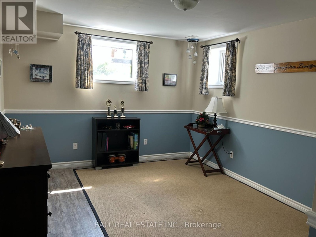 41 SOUTH HARBOUR DRIVE, 