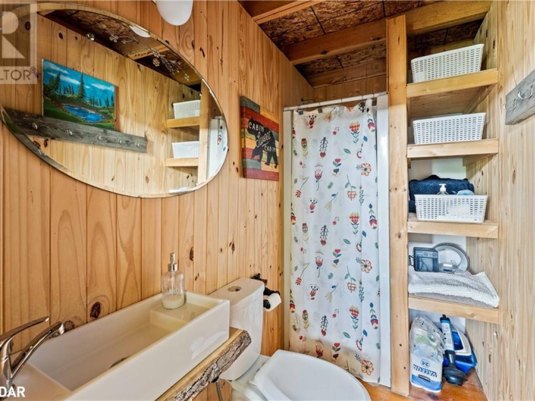 228 Macbeth Island Island, Wood Lake