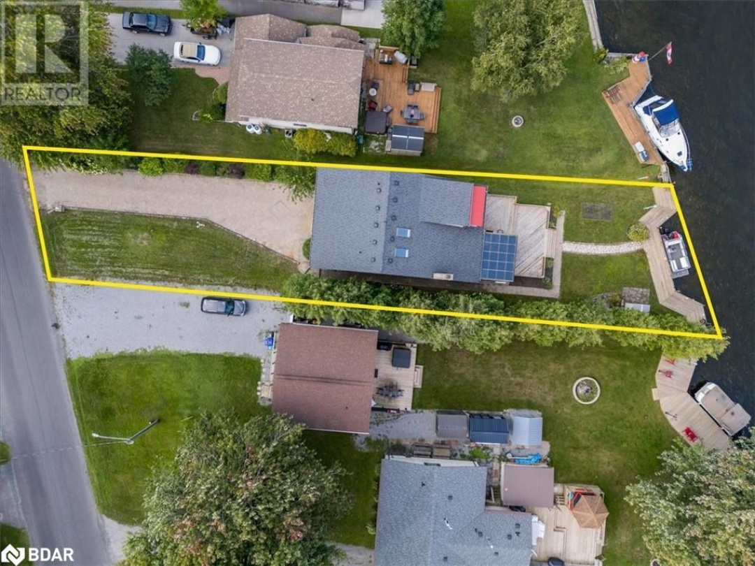 57 Lake Avenue, Lake Simcoe