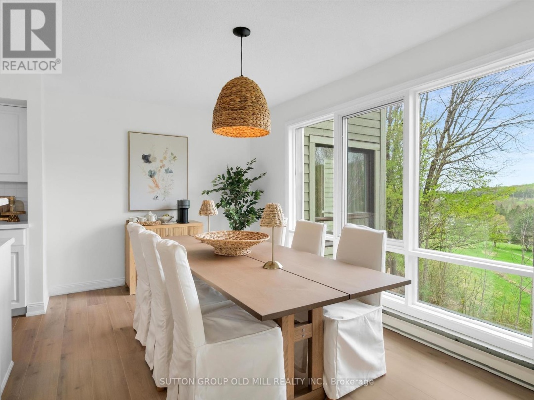 203 26 Deerhurst Drive, Peninsula Lake