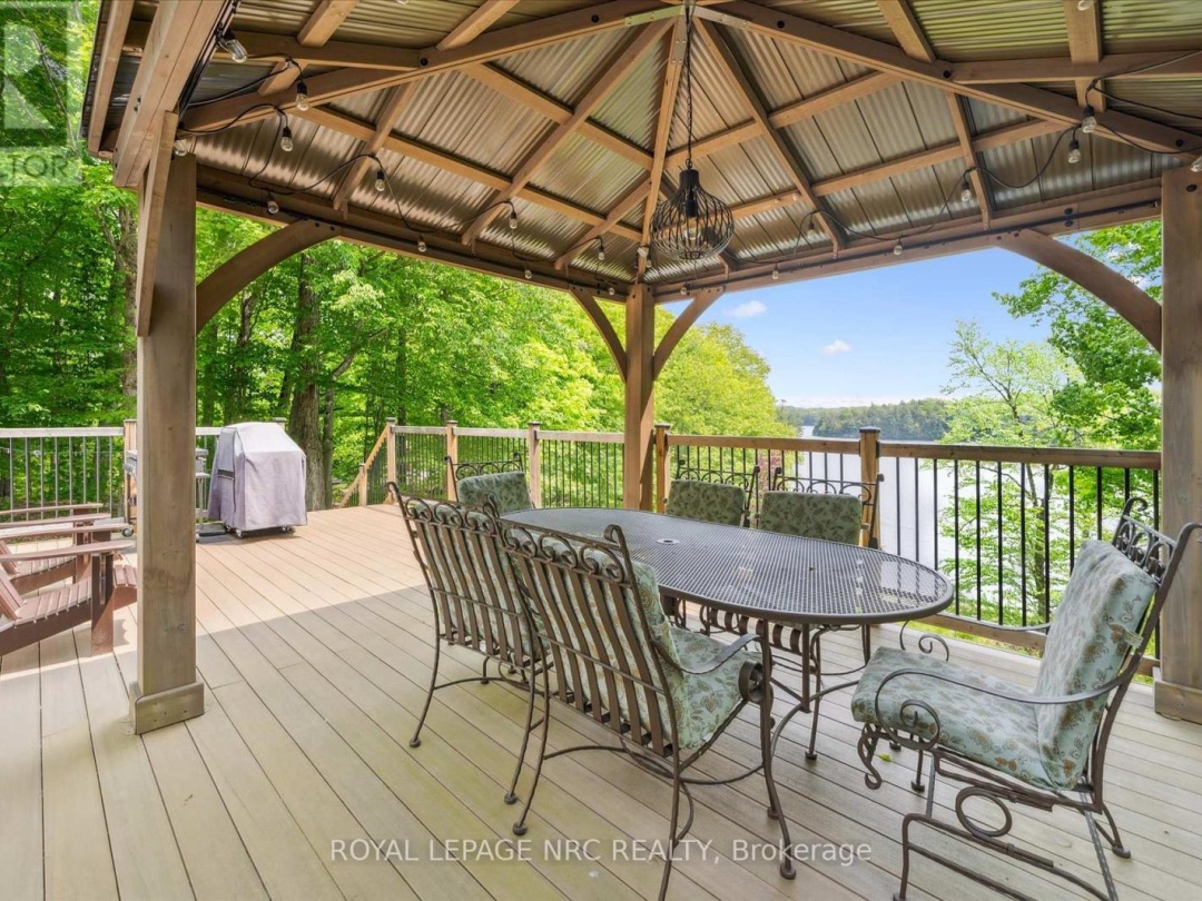 283 Salmon Lake Road N, Salmon Lake