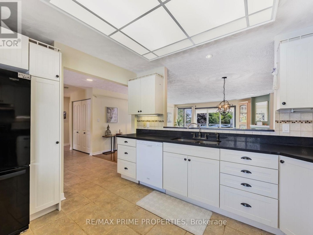 201 - 585 ATHERLEY ROAD, 