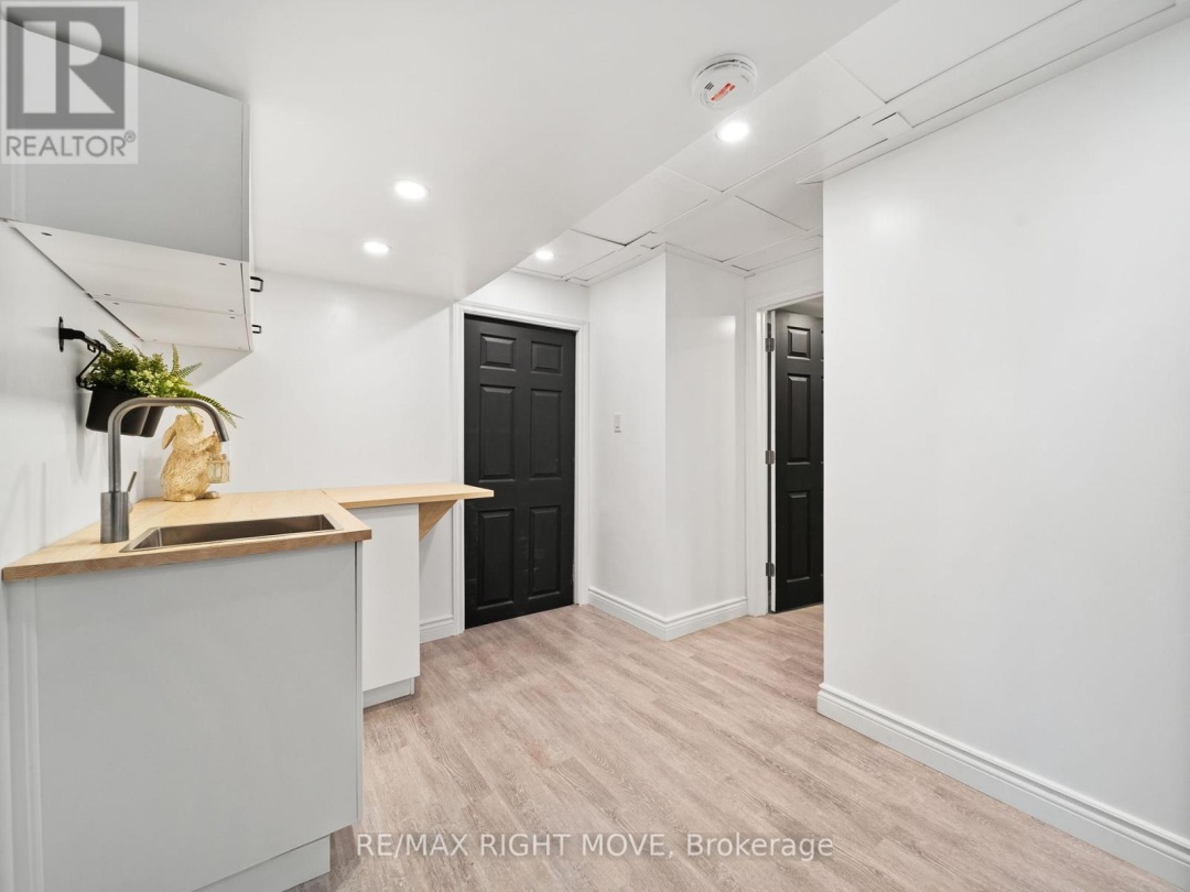 2 CHESTNUT PLACE, 