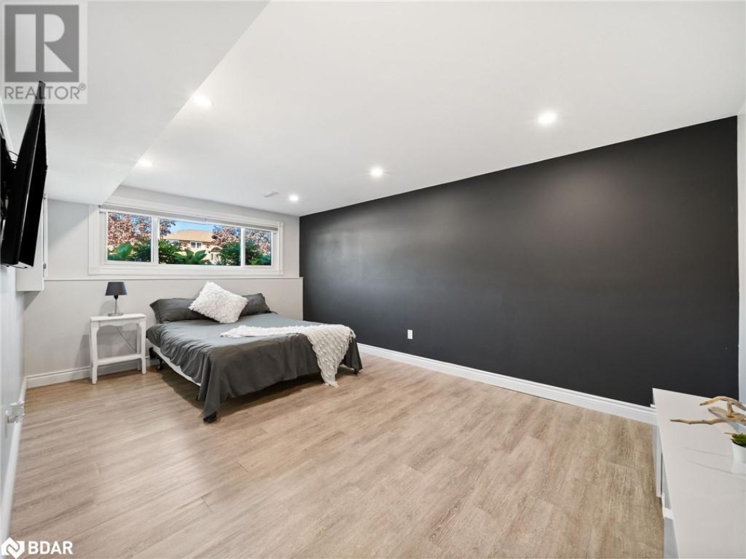 2 CHESTNUT Place, 