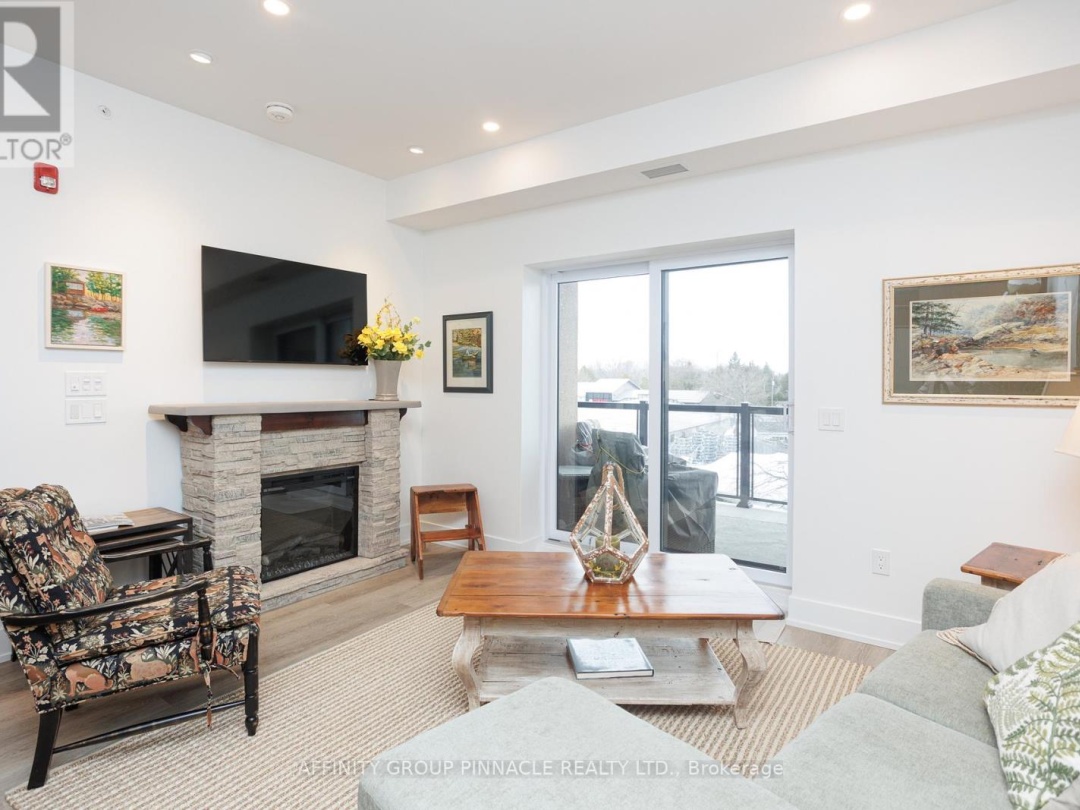 302 - 19A WEST STREET N, 