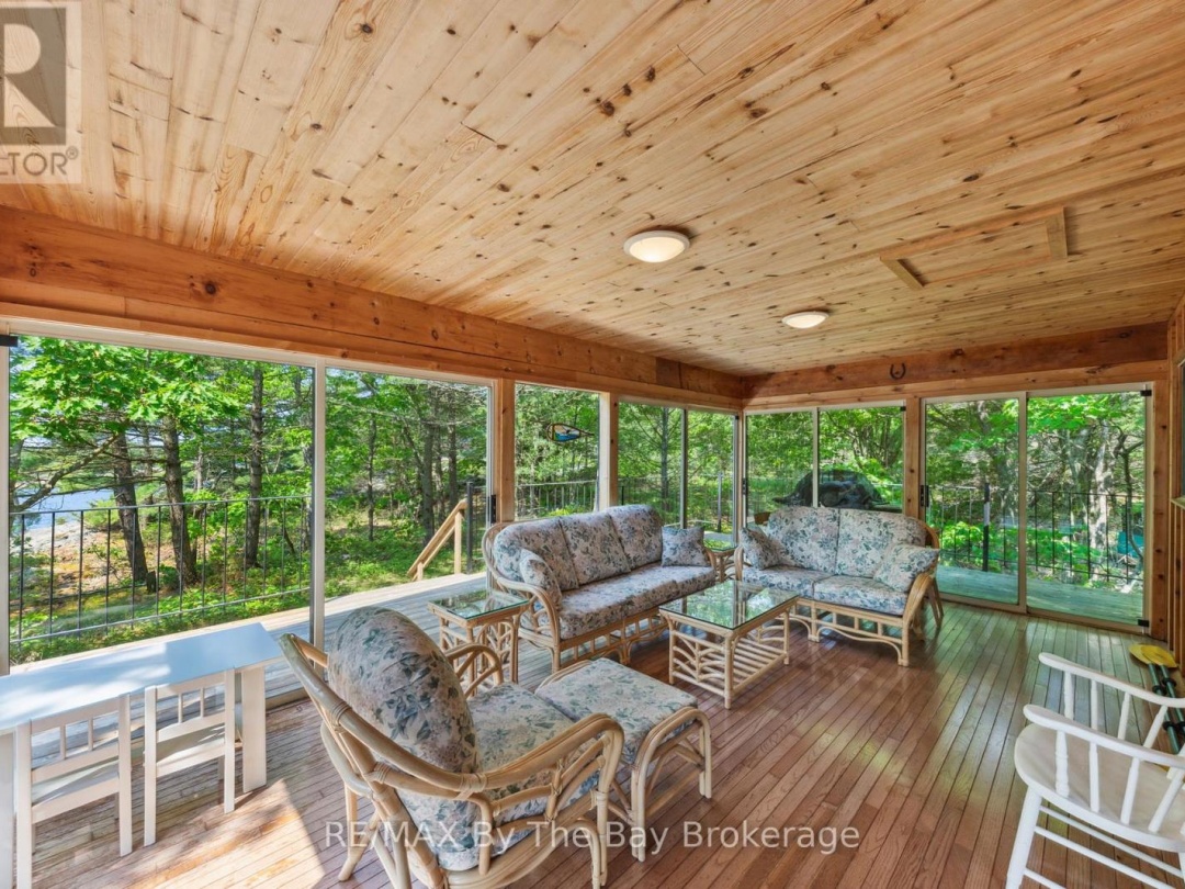 12 IS 3900 GEORGIAN BAY, 
