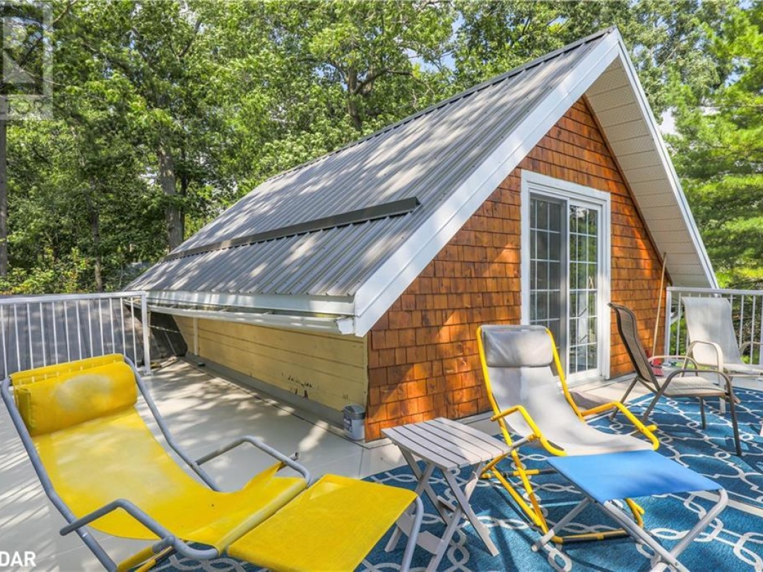 10 Sixth Street, Sturgeon Lake
