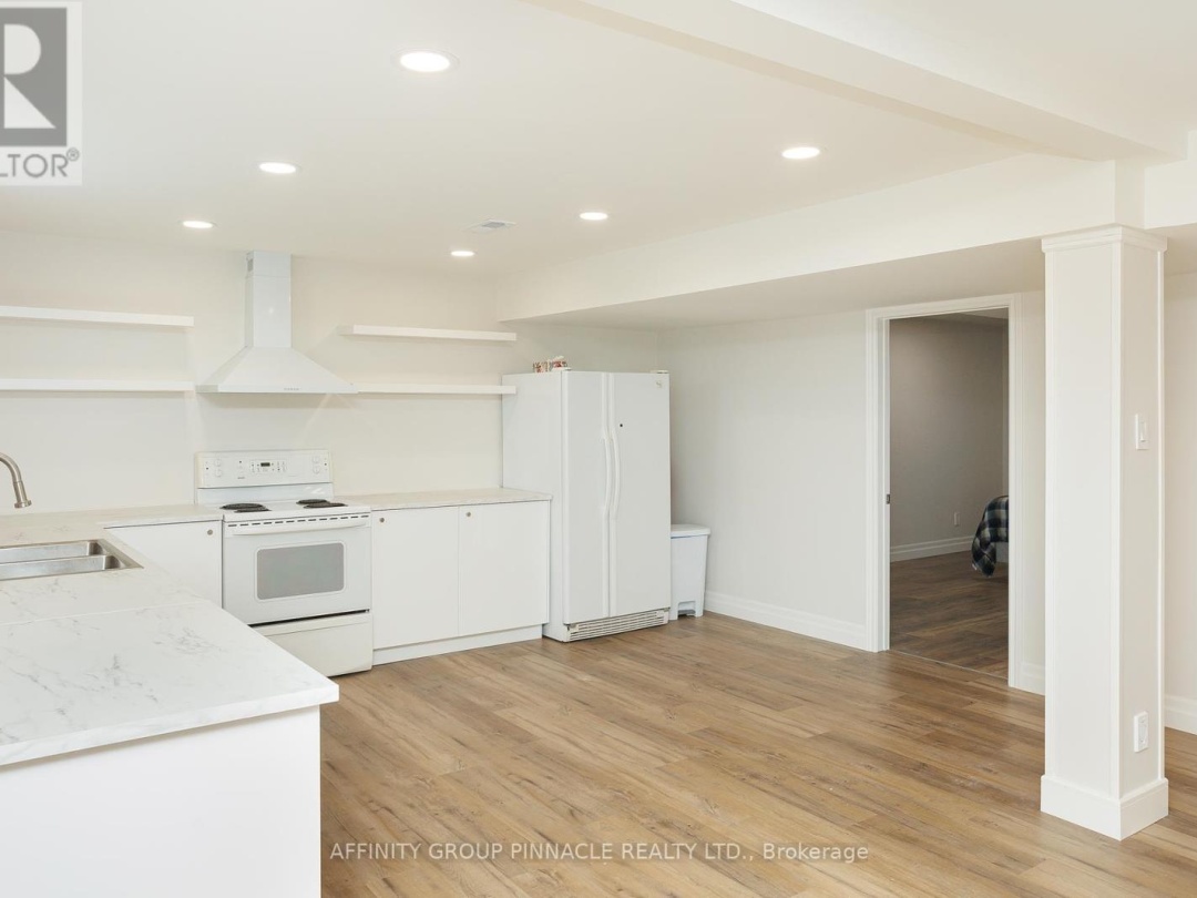 1042 SKYLINE ROAD, 