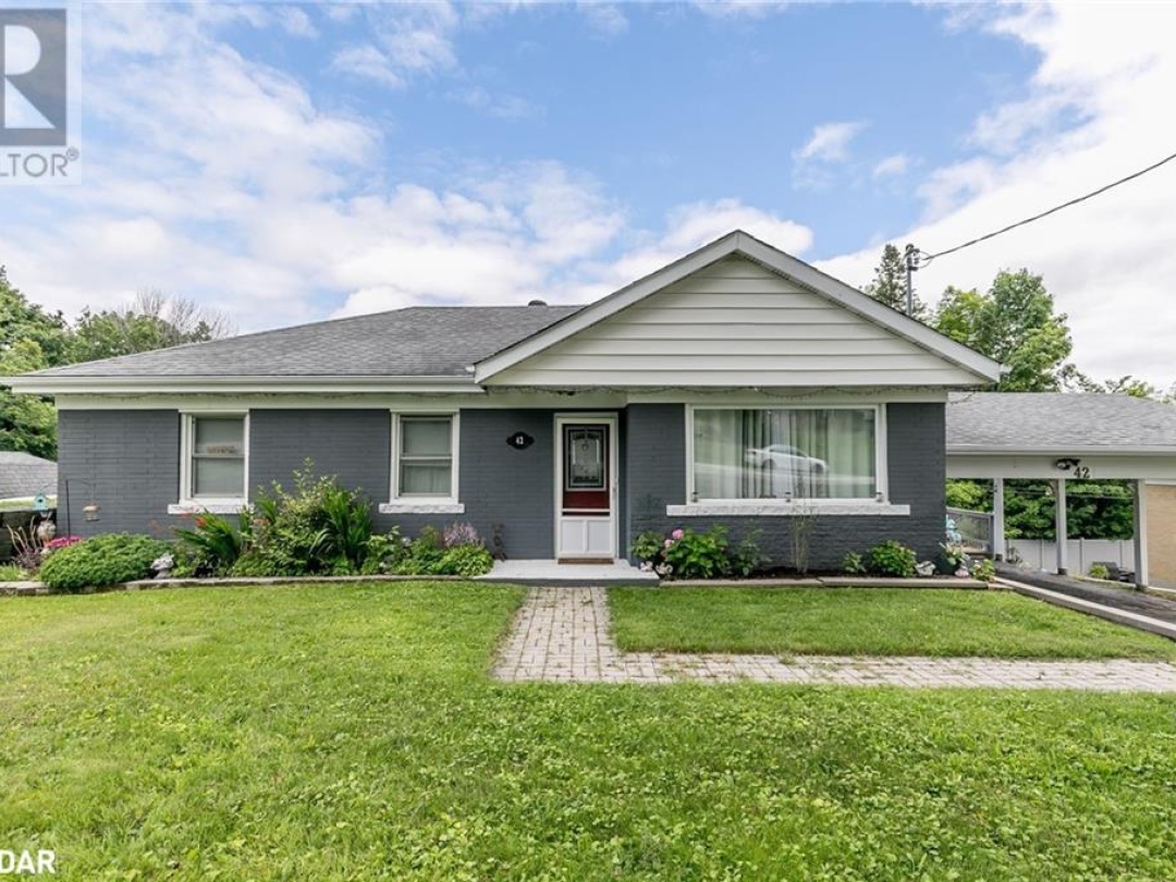 42 Charles Road, Orillia
