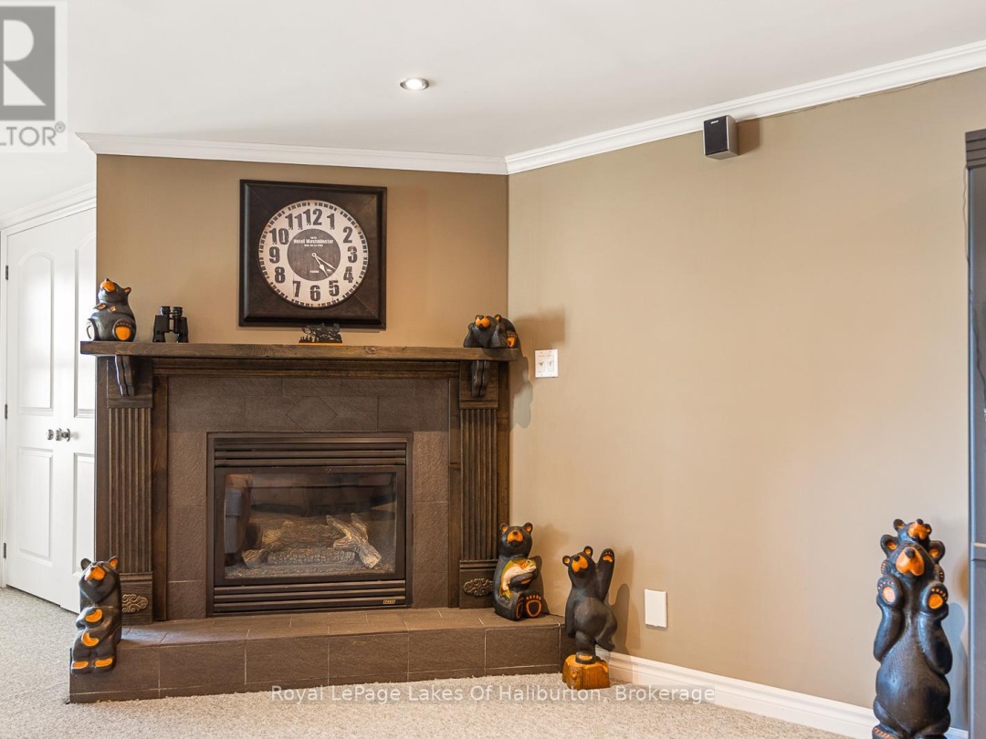 1047 Balmoral Lane, Trooper Lake