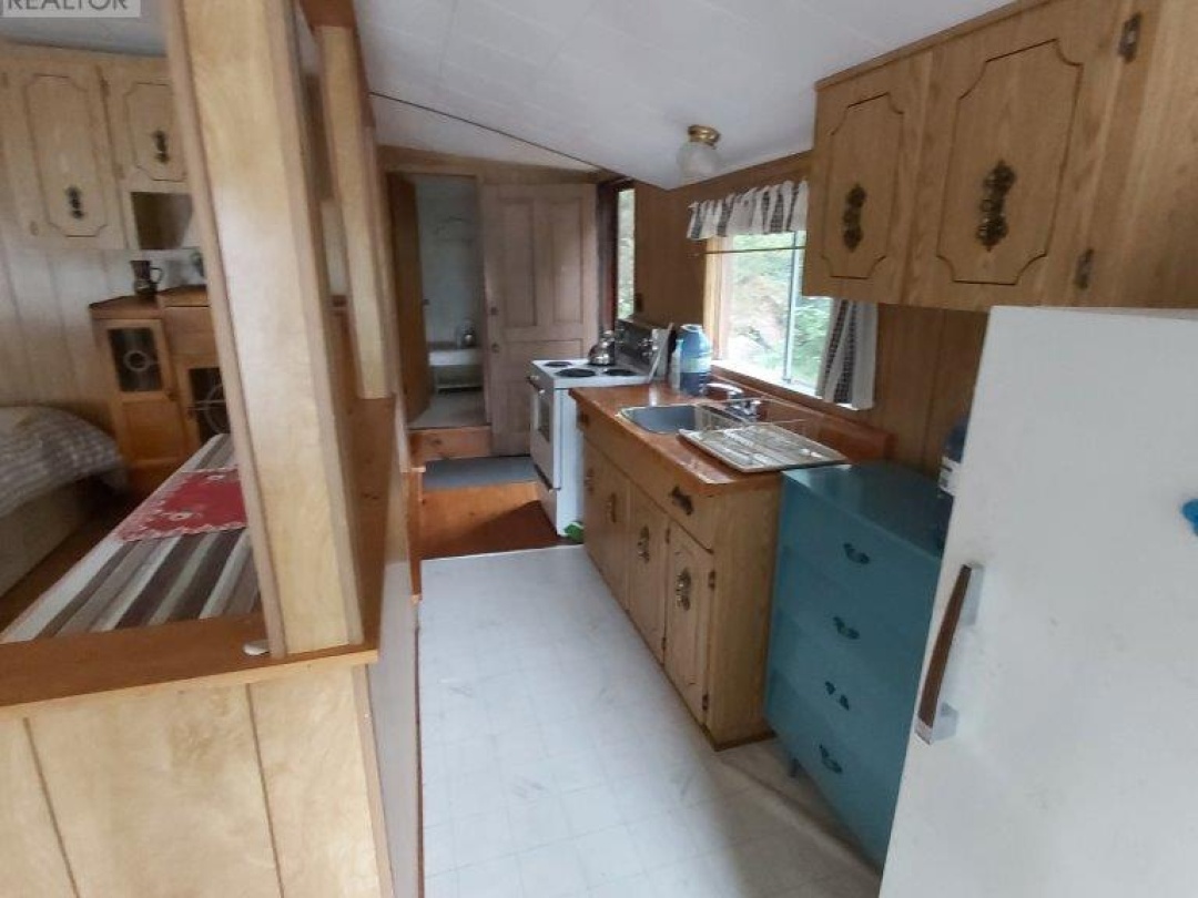 1 1 1051 Wigwam Lodge Road, Kahshe Lake