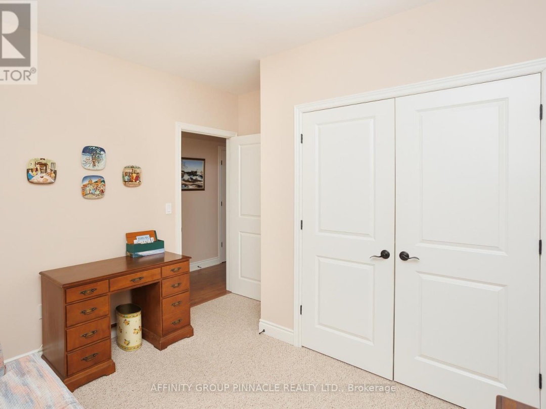 103 - 94 FRANCIS STREET W, 