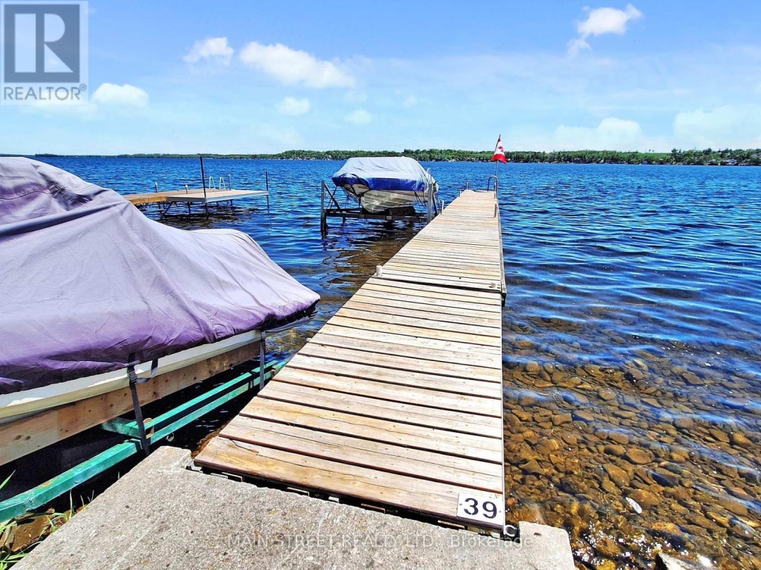 2 Ceadarhurst Avenue, Sturgeon Lake