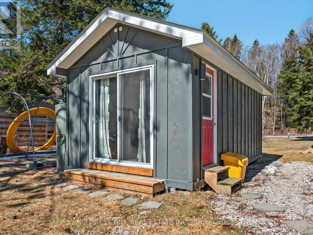 31 Glen Acres Road, Big East Lake
