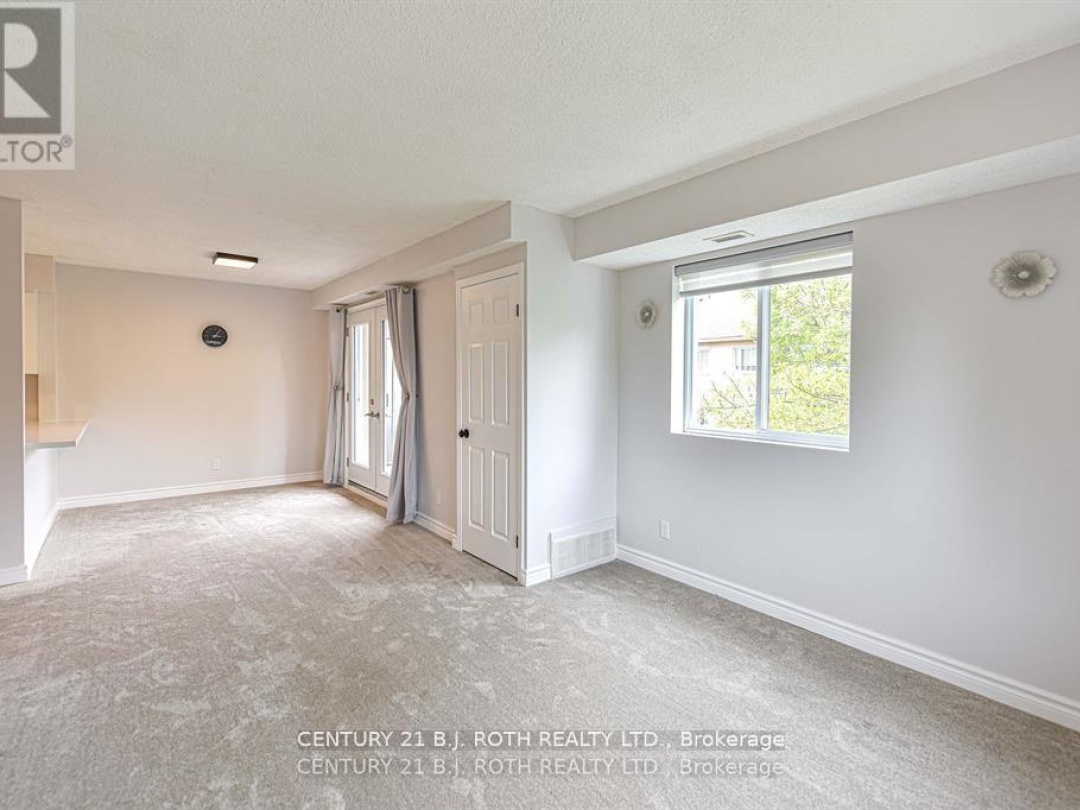 302 - 125 BOND STREET, 