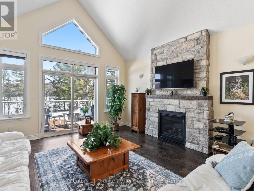 17 Webb Circle, Kashagawigamog Lake