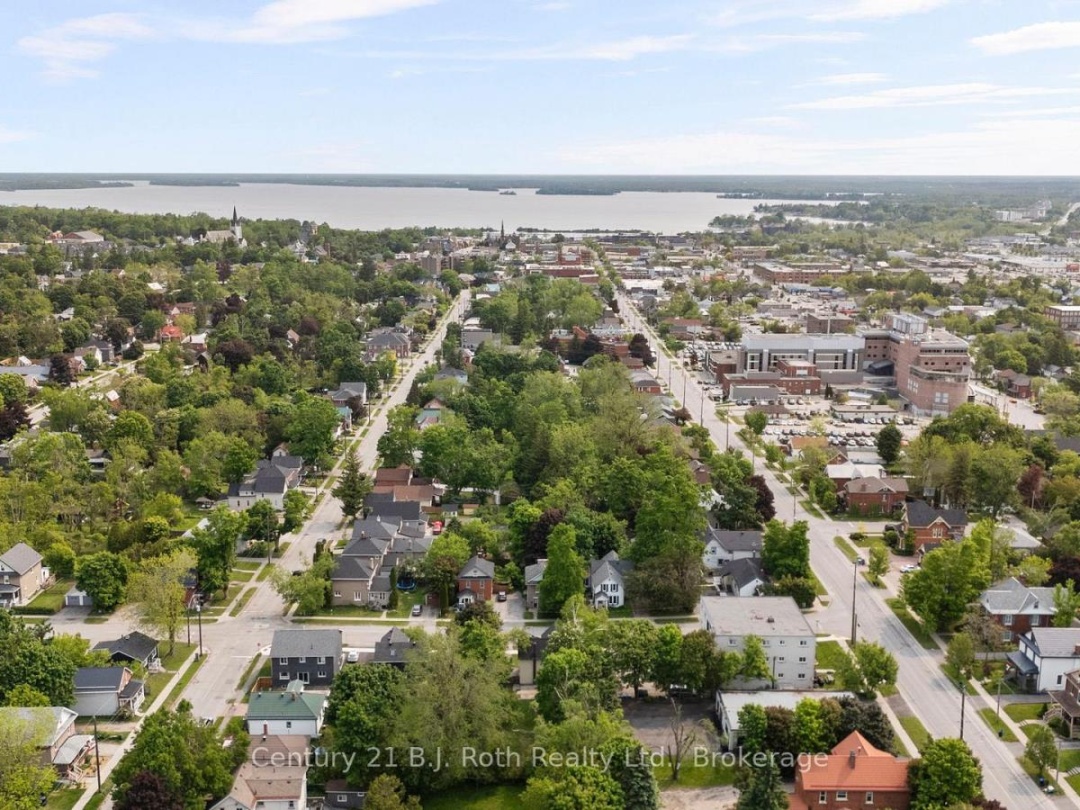 17 Douglas Street, Orillia