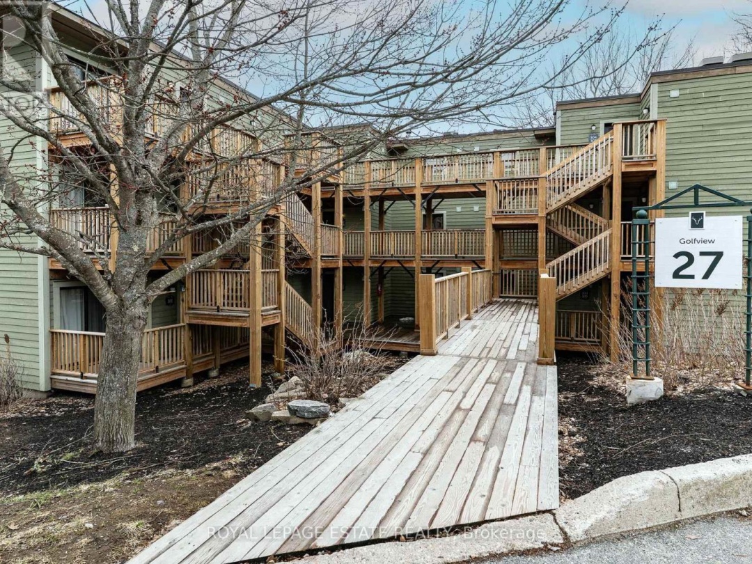 201 27 Deerhurst Drive, Peninsula Lake