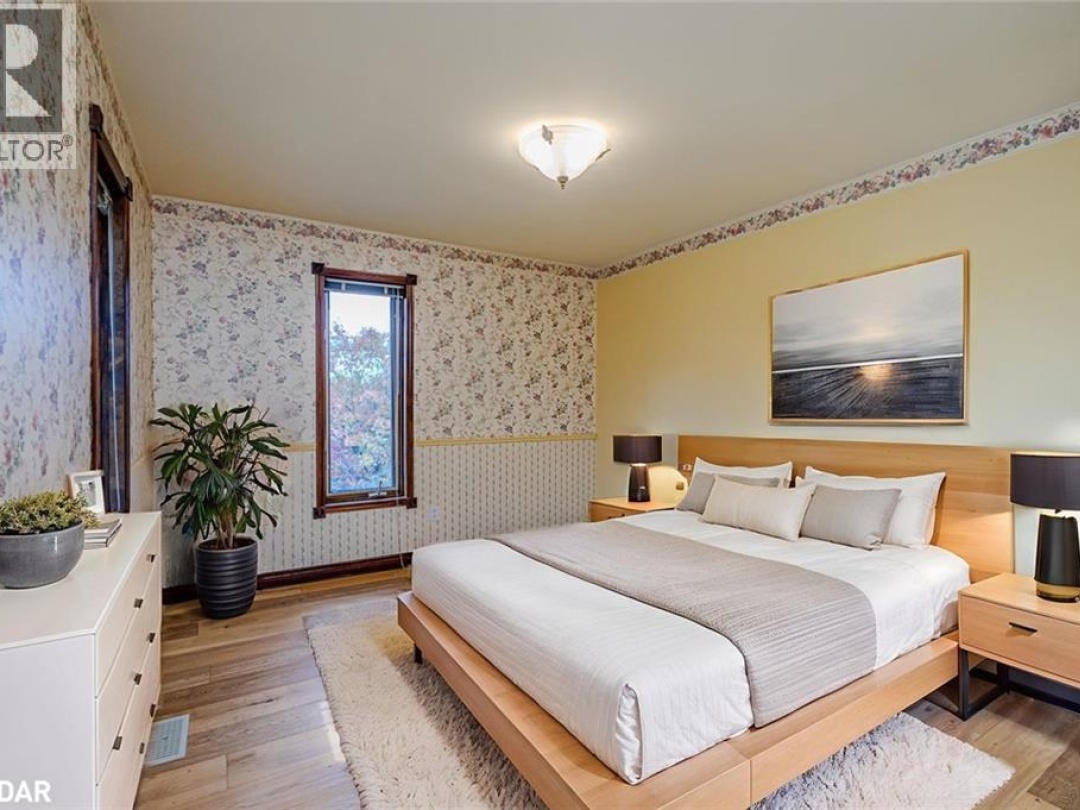 1564 HONEY HARBOUR ROAD, 