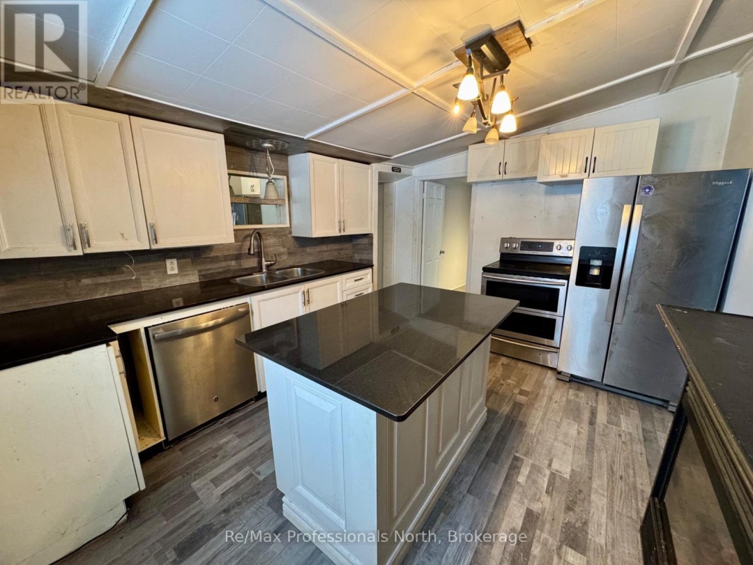 360 MUSKOKA BEACH ROAD, 