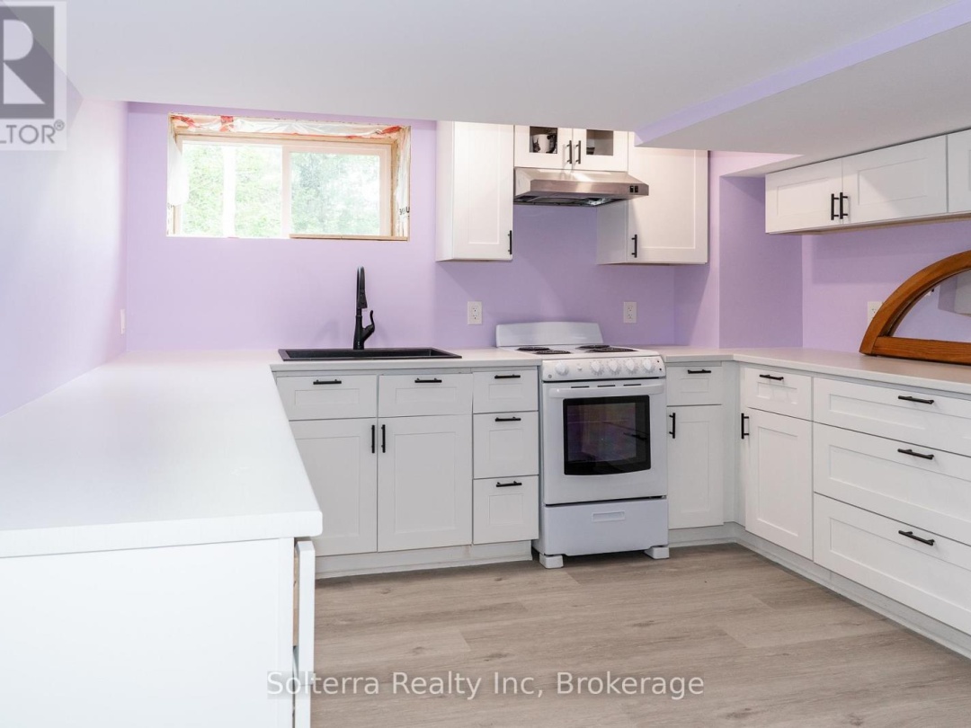 160 WAGNER ROAD W, 