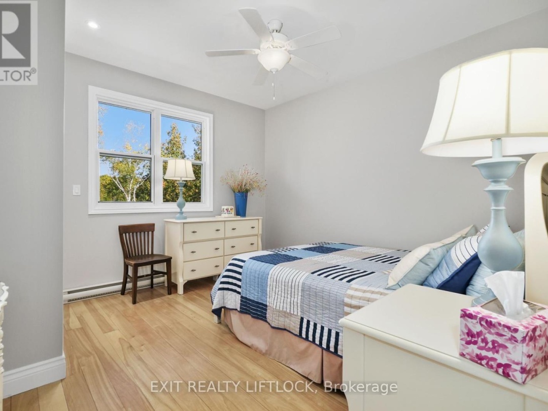 169 DUTCH LINE ROAD W, 